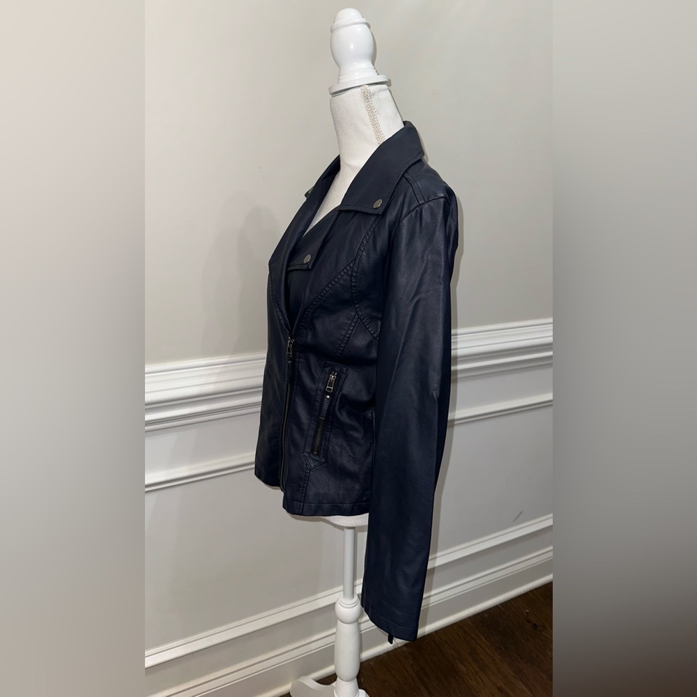 Max Studios Women’s Navy Blue Faux Leatherette Moto Jacket size L (like M fit) - Picture 3 of 14